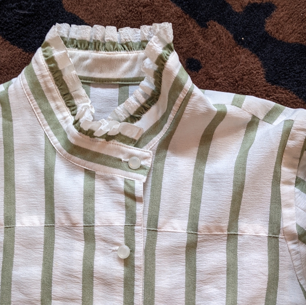 CREPE STRIPE BLOUSE